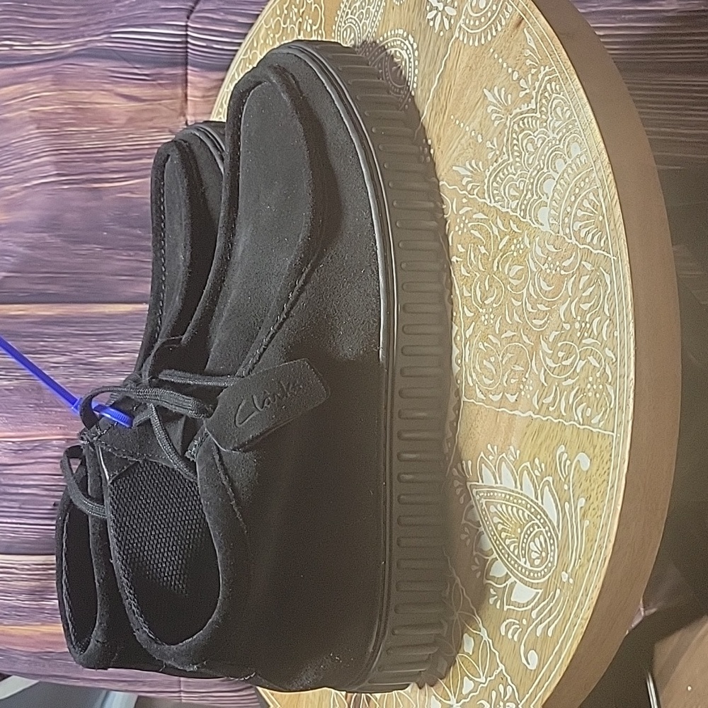 NWT Men's 13 Clarks "Torhills" in Black Suede & Black Soles